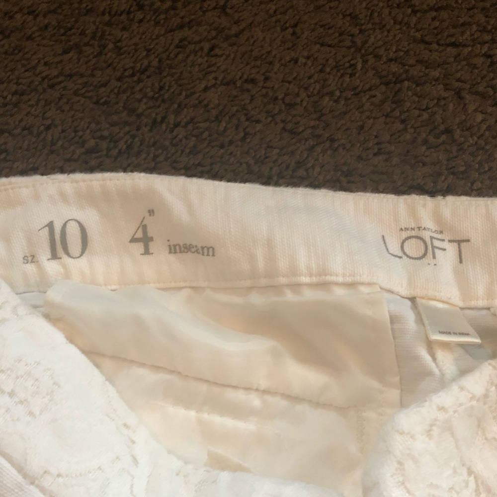 Women’s loft shorts with lace detailing